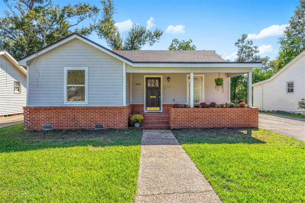 Property Photo:  1624 9th St Street  LA 70601 