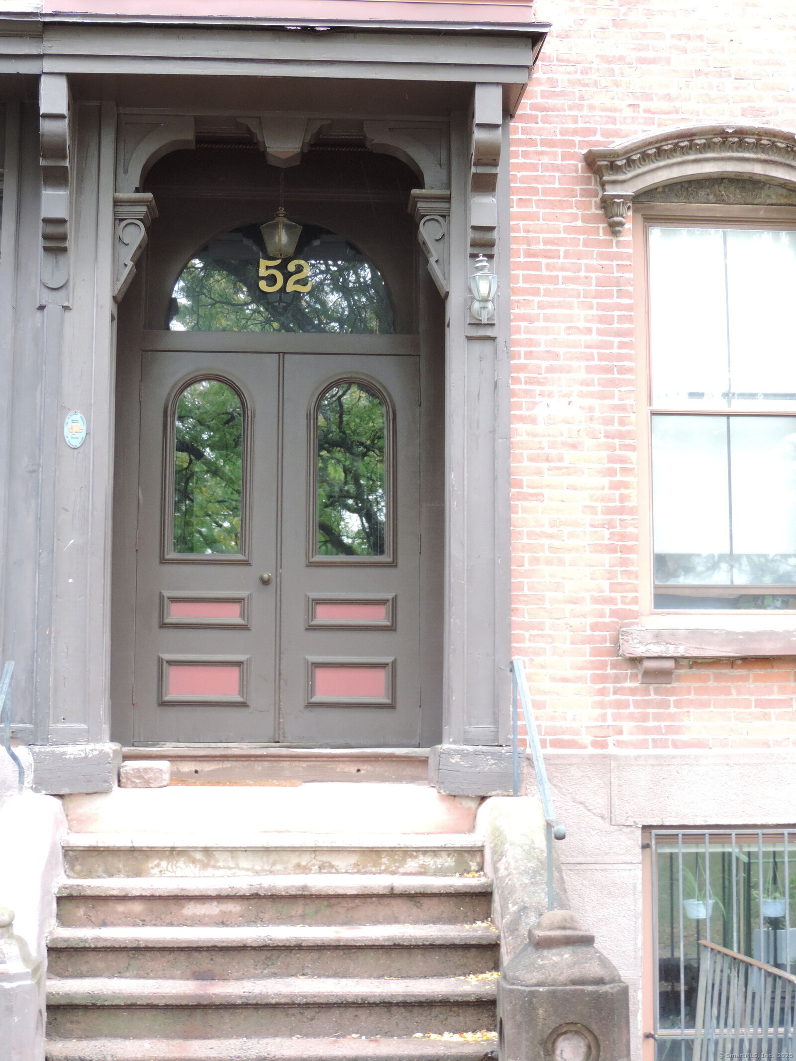 Property Photo:  52 Buckingham Street Apt 3  CT 06106 