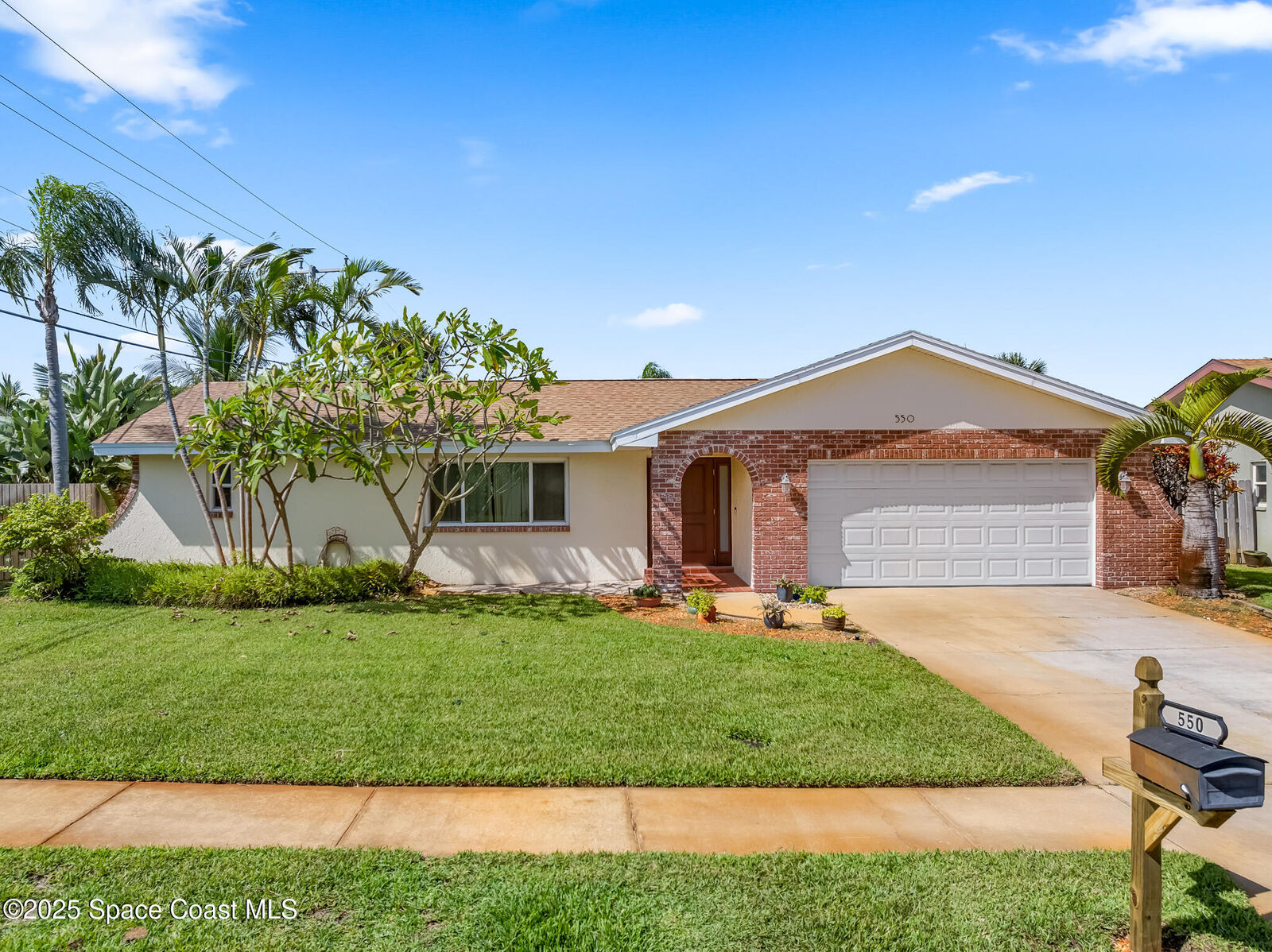 Property Photo:  550 Temple Street  FL 32937 