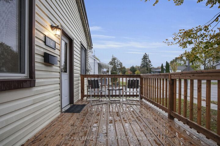 Property Photo:  114 Emery Street W  ON N6J 1S1 