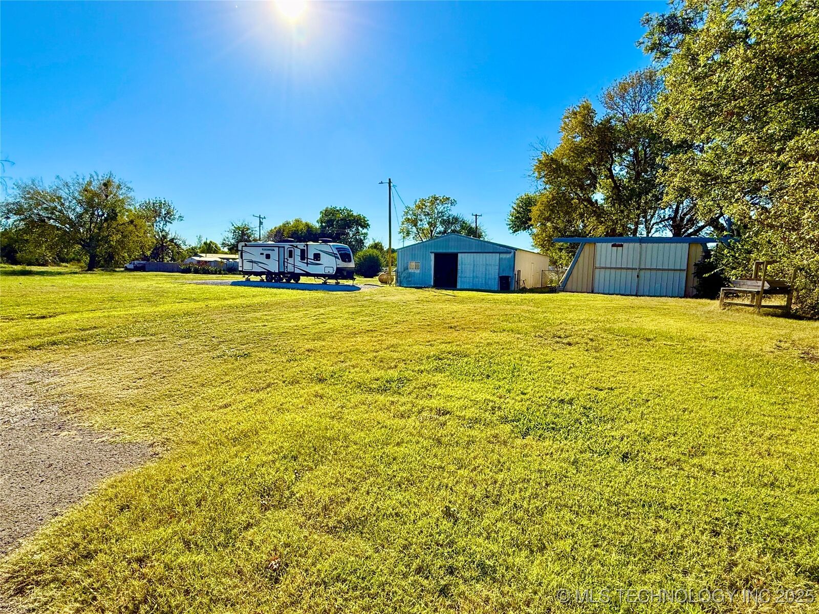 Property Photo: 704 E 2nd Avenue OK 74469