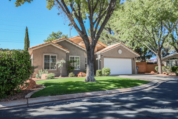 Property Photo: 740 S Red Mountain Blvd 21 UT 84738