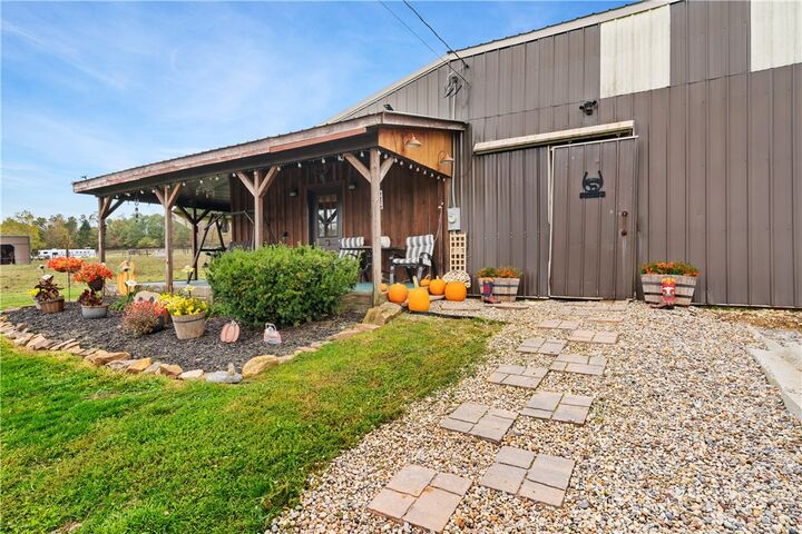 Property Photo: 1316 Porter Rd PA 16038