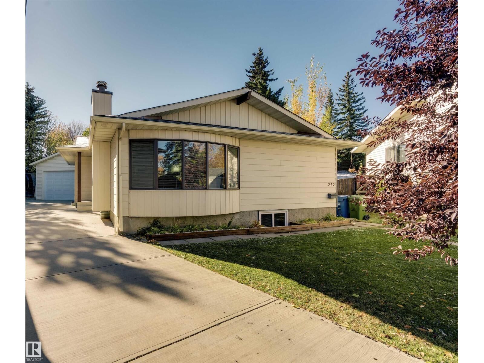 Property Photo: 232 Ranchview Pl NW AB T4G 1R7