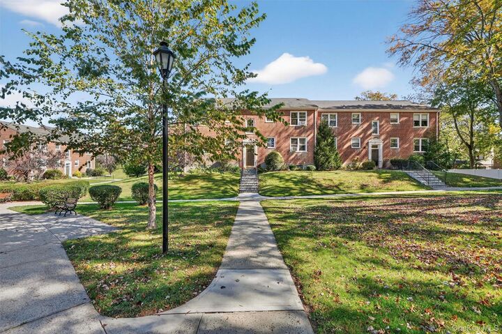 Property Photo:  260 Church Street 4B4  NY 10603