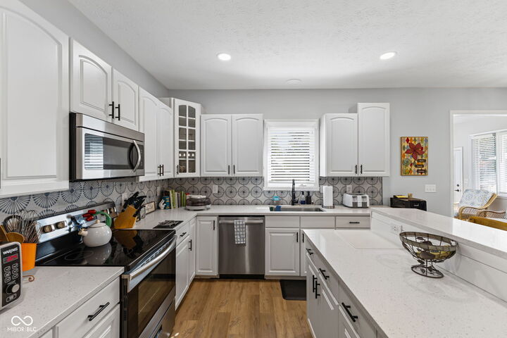 Property Photo: 10375 N Vista View Parkway IN 46158