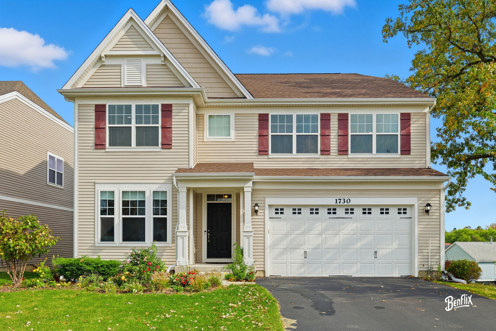 Property Photo: 1730 Savannah Circle IL 60060