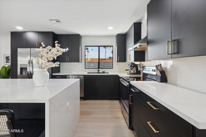 Property Photo:  3319 E Campo Bello Drive  AZ 85032