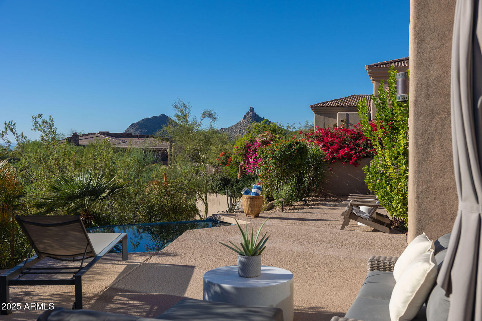Property Photo:  24350 N Whispering Ridge Way 9  AZ 85255