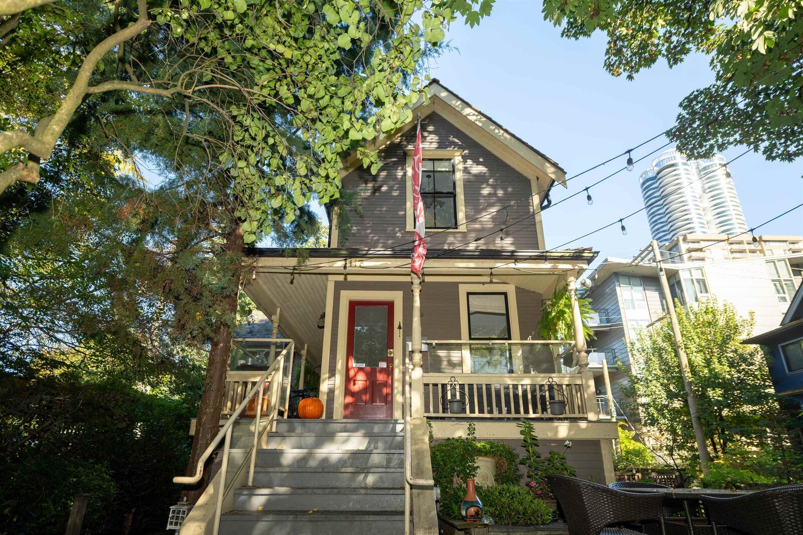 Property Photo:  1117 Pendrell Street  BC V6E 1L3