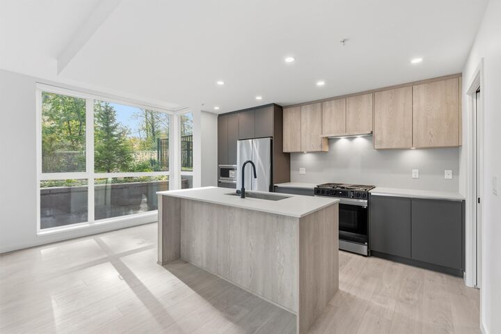 19577 65B Avenue 517  Surrey BC V4N 6Y3 photo