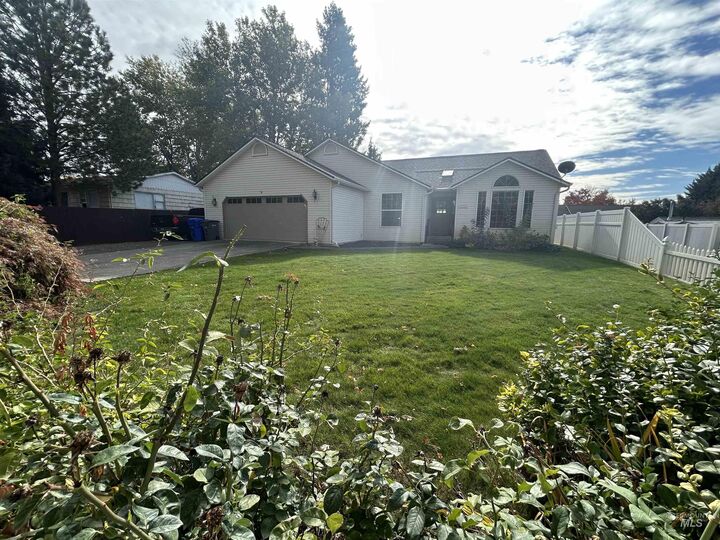 Property Photo:  1520 Linden Ave.  ID 83501