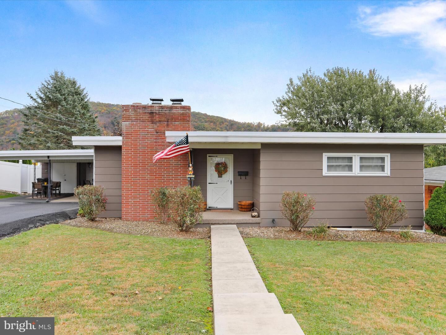 Property Photo:  325 Valley View Avenue  WV 26726 