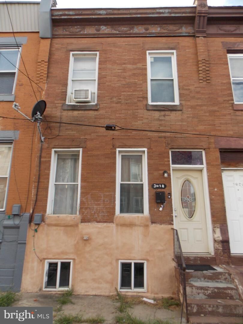 Property Photo:  3018 N Franklin Street  PA 19133