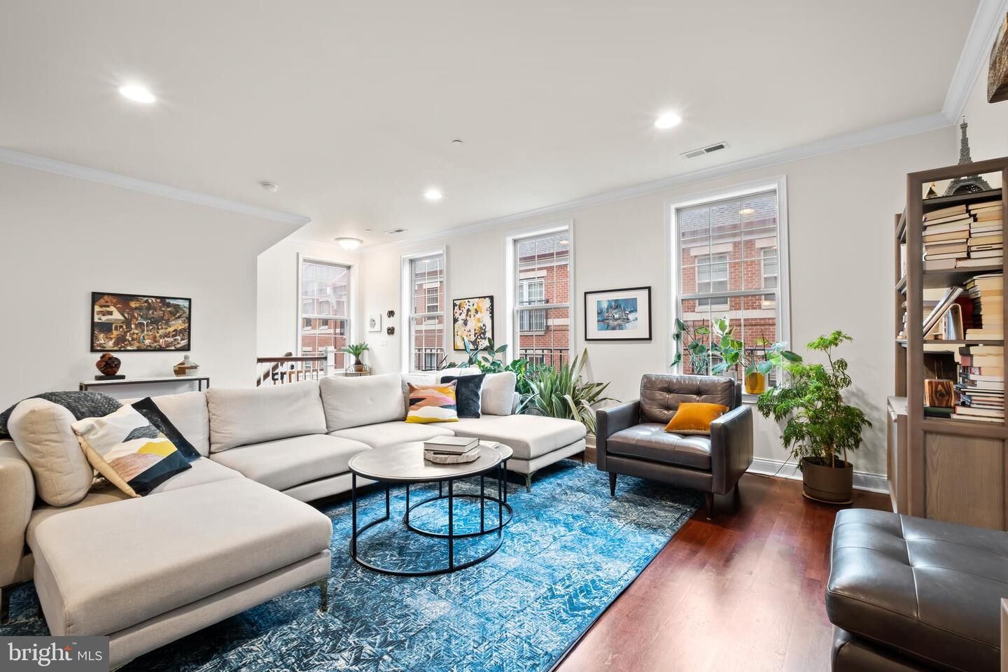 Property Photo:  112 Commodore Court  PA 19146