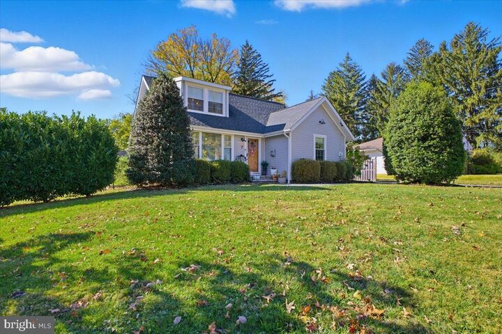 Property Photo:  7 Hinckle Avenue  NJ 08628 
