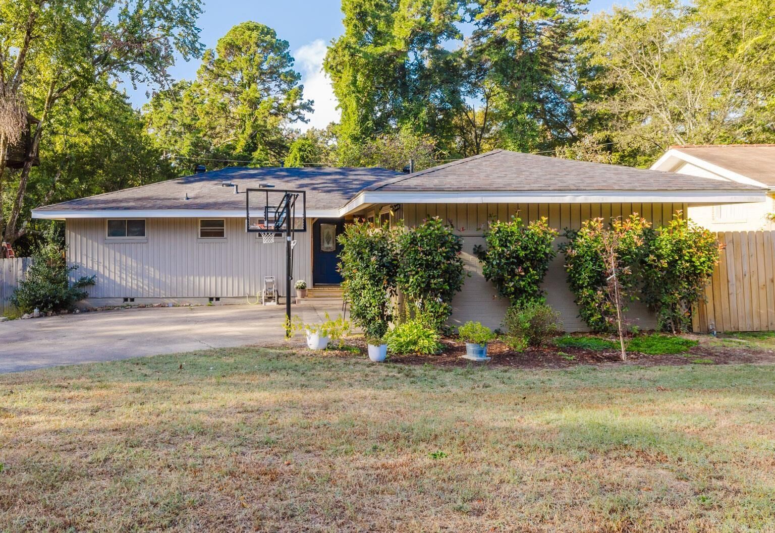 Property Photo:  31 Belmont Drive  AR 72204 