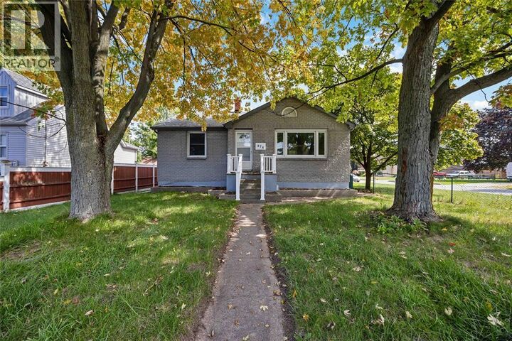 674 Murphy (Upper Level) Road  Sarnia ON N7S 2X5 photo