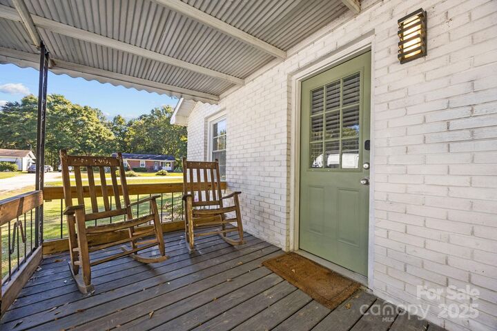 Property Photo: 976 Ten Oaks Drive SC 29720