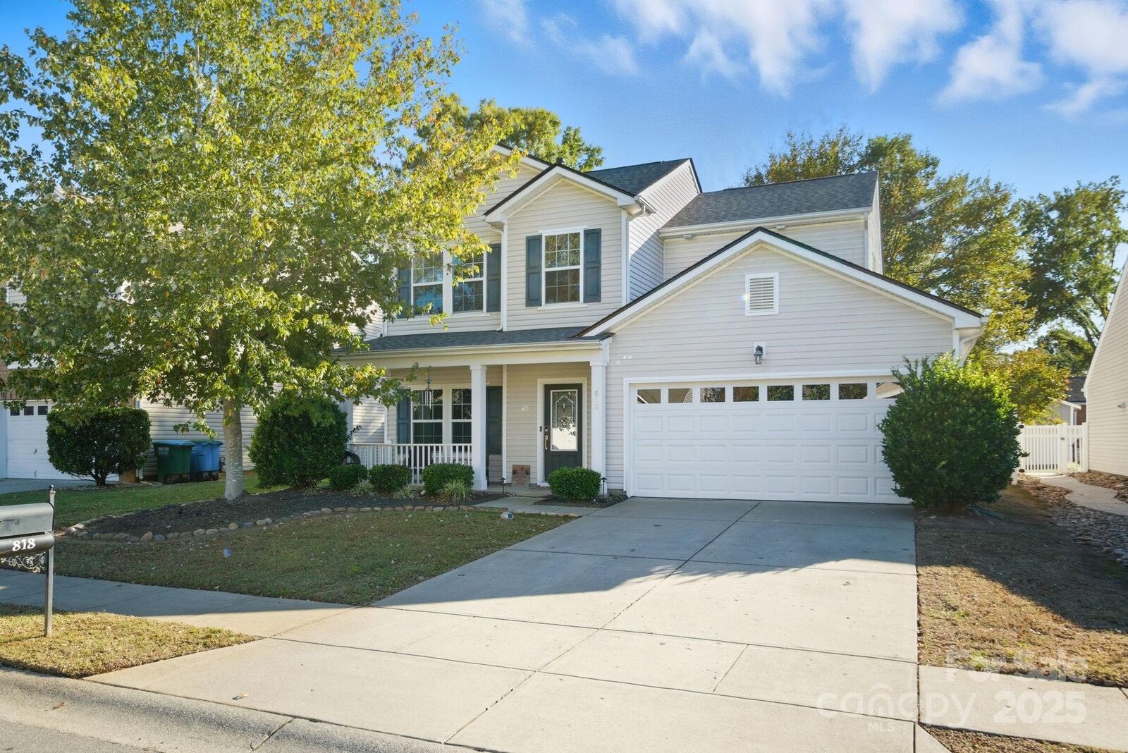 Property Photo:  818 Traditions Park Drive  NC 28134