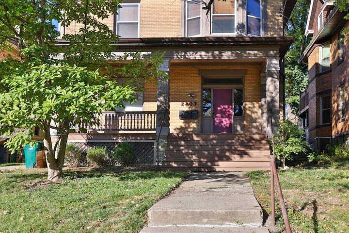 Property Photo:  2207 Burnet Avenue  OH 45219
