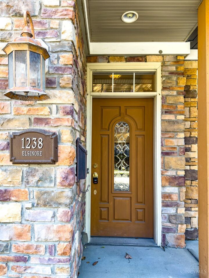 Property Photo: 1238 Elsinore Avenue OH 45202