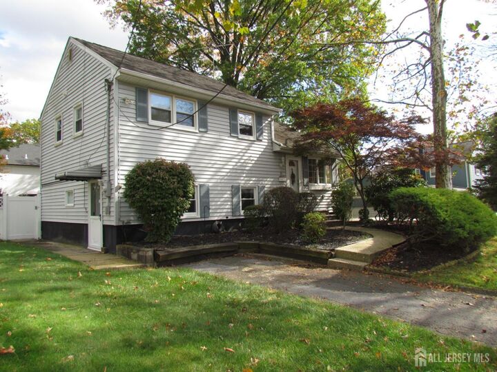 10 Willow Avenue  Edison NJ 08817 photo