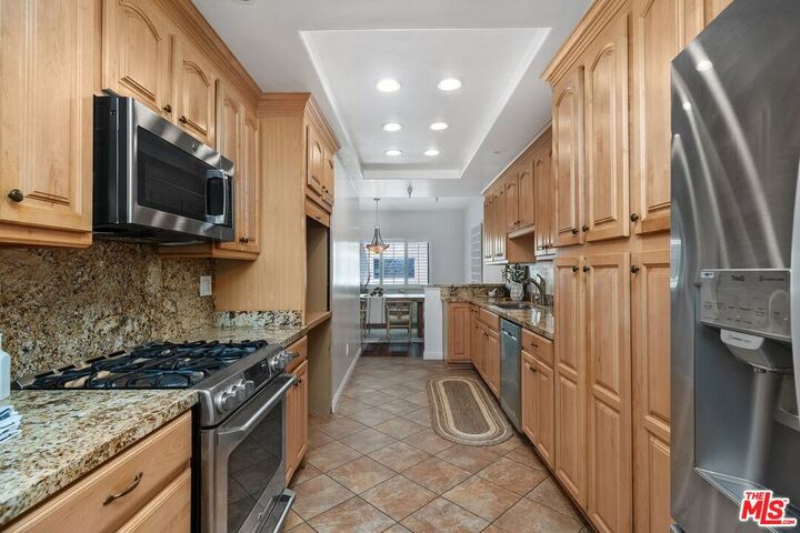 Property Photo: 14630 Dickens St CA 91403