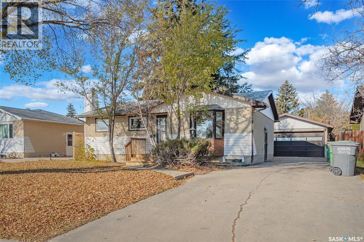 Property Photo:  1806 Richardson Road  SK S7L 4B5
