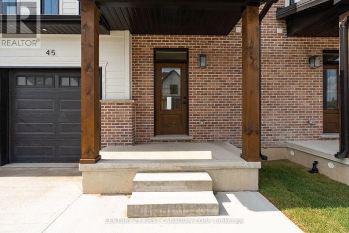 Property Photo:  147-31(26) Scotts Drive  ON N0M 2J0 