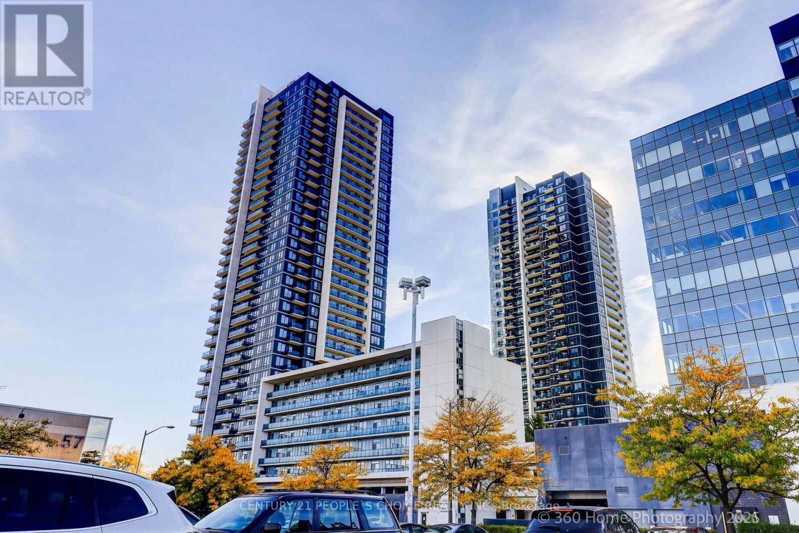 Photo de la propriété:  3700 Highway 7 Highway 1104  ON L4L 0G8 