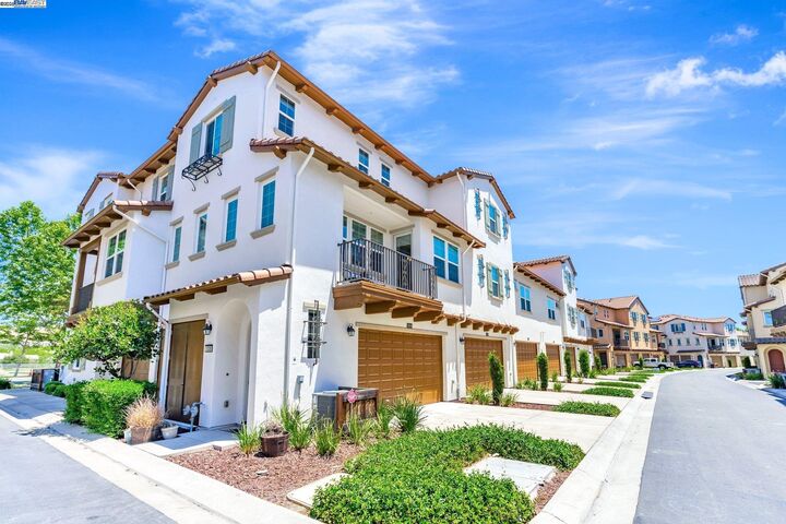 Property Photo:  1038 S Monarch  CA 94582 