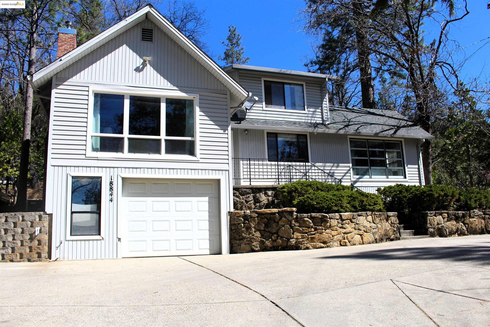 Property Photo:  18844 Holly Dr  CA 95383