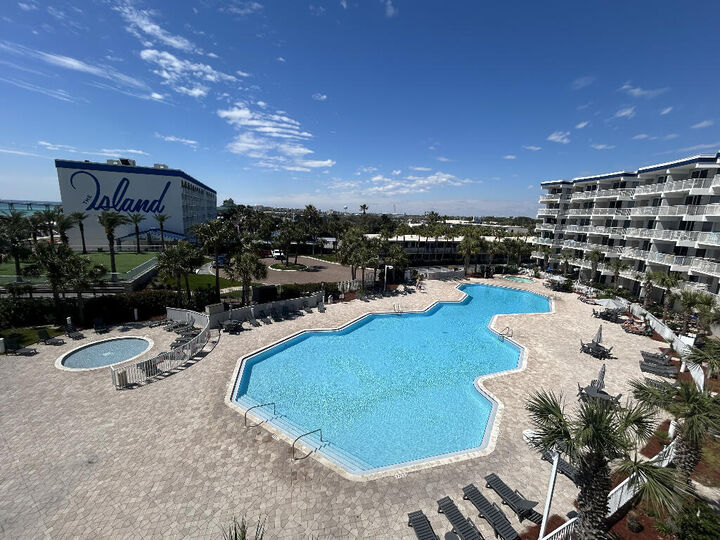 Property Photo:  1515 SE Miracle Strip Parkway 611  FL 32548