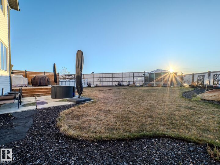 Property Photo:  166 Sedum Way  AB T8H 2X8