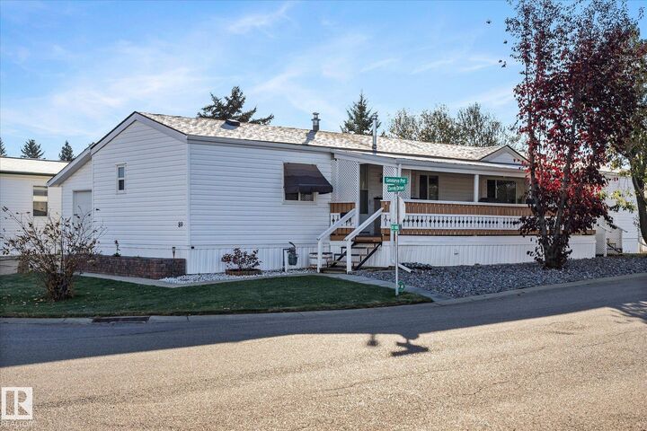 Photo de la propriété:  3400 48 Street 89  AB T7Z 1C1 