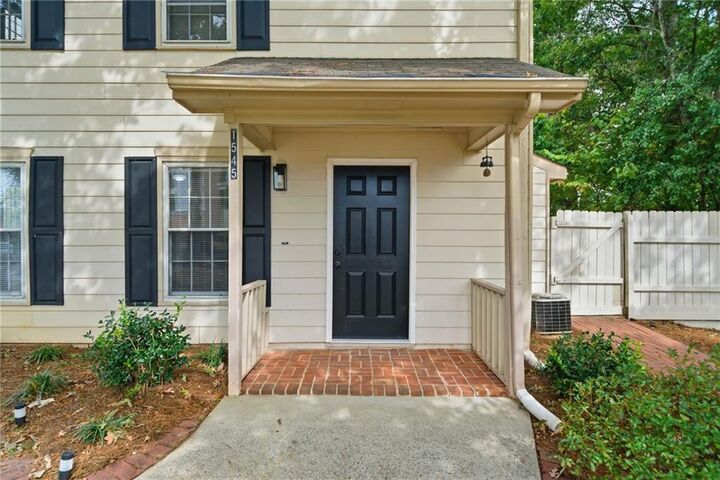 Property Photo:  1545 Kennesaw Trace Court  GA 30144