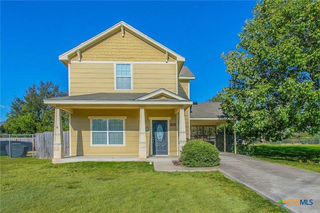 Property Photo:  1124 N Penelope Street  TX 76513 