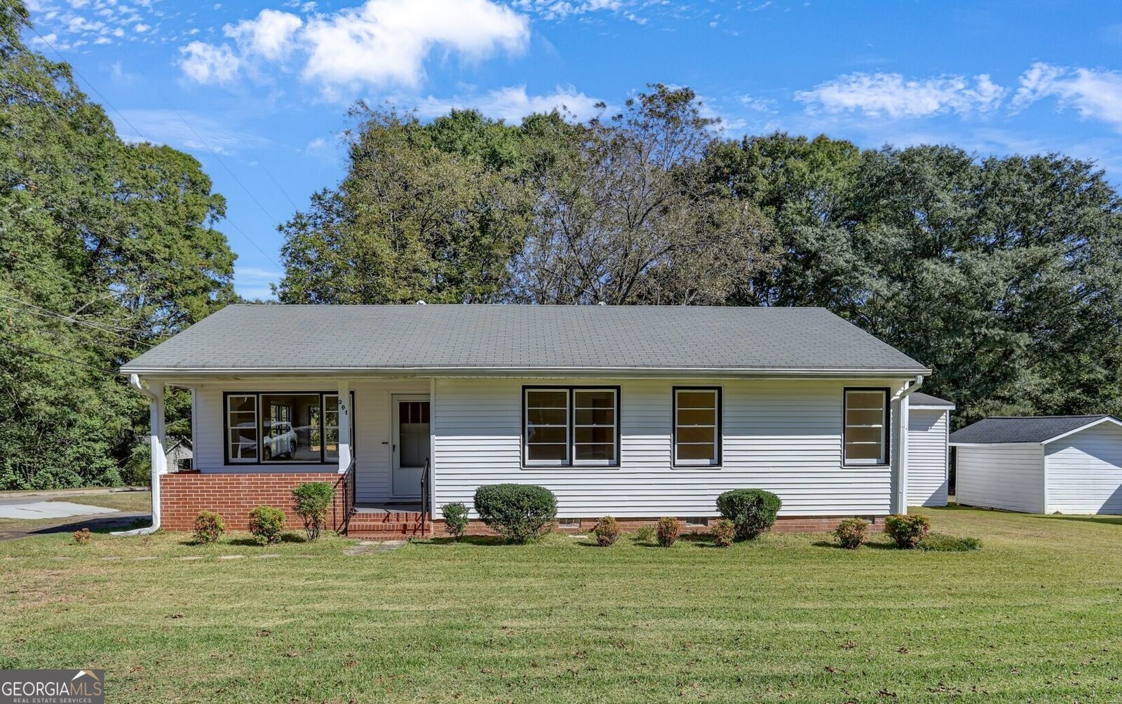 Property Photo:  201 Colquitt Street  GA 30655 
