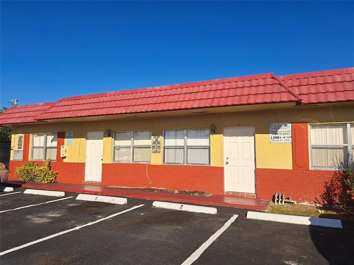 Property Photo:  4070 NW 30th Ter. 1  FL 33309