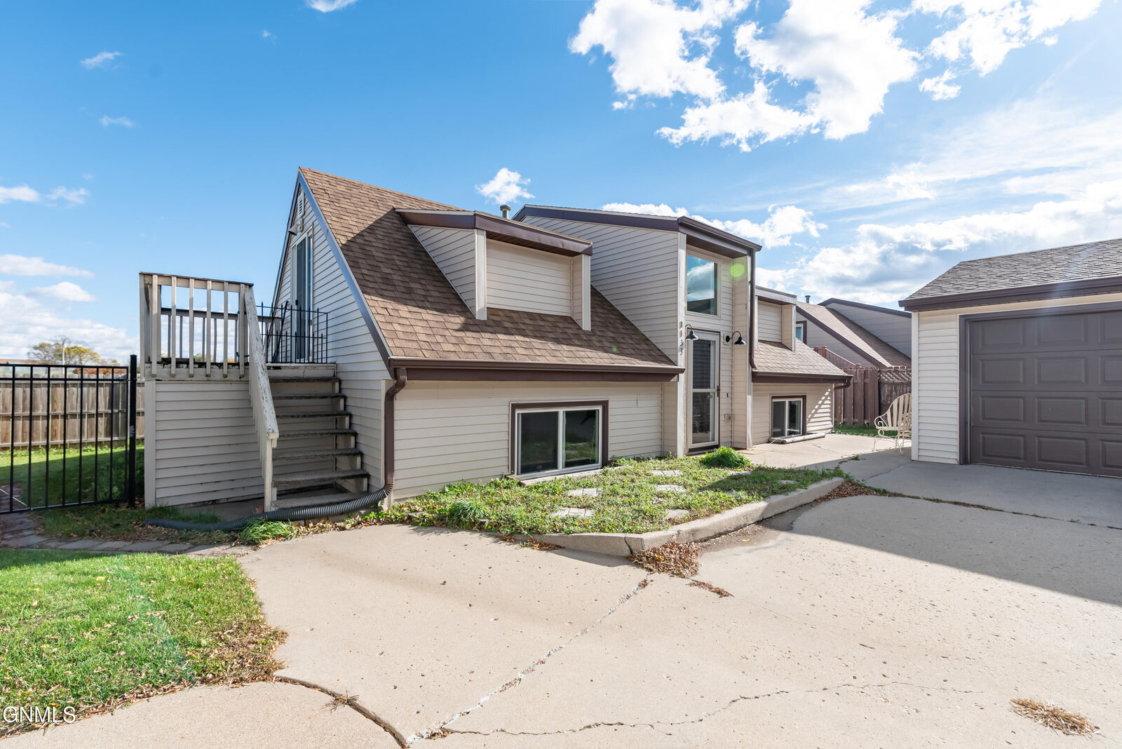 Property Photo:  3133 Manitoba Lane  ND 58503