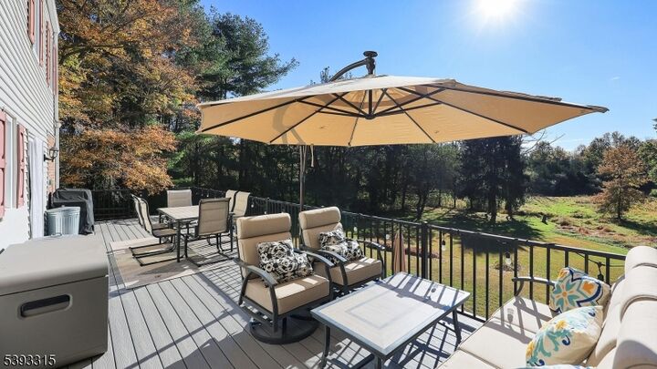 Property Photo:  7 Toad Ln  NJ 08551 