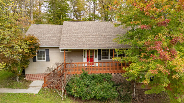 275 Elizabeth Kay Ln  Lewisburg WV 24901 photo