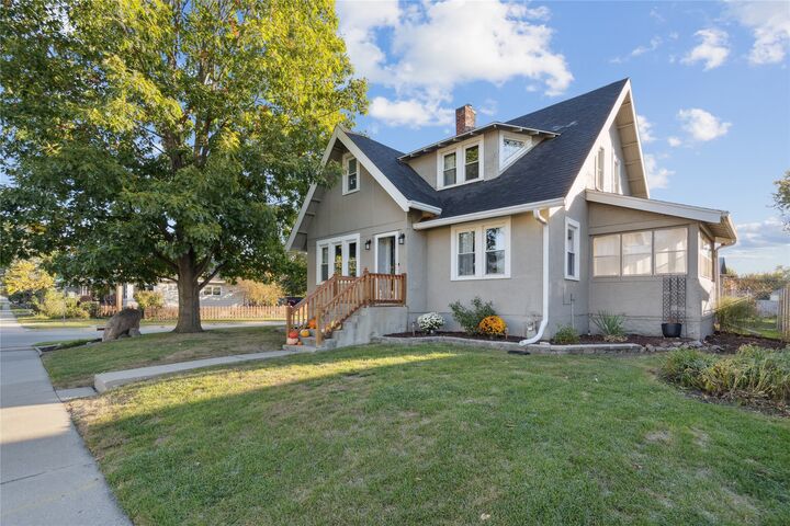 Property Photo:  437 4th Street  IA 50265