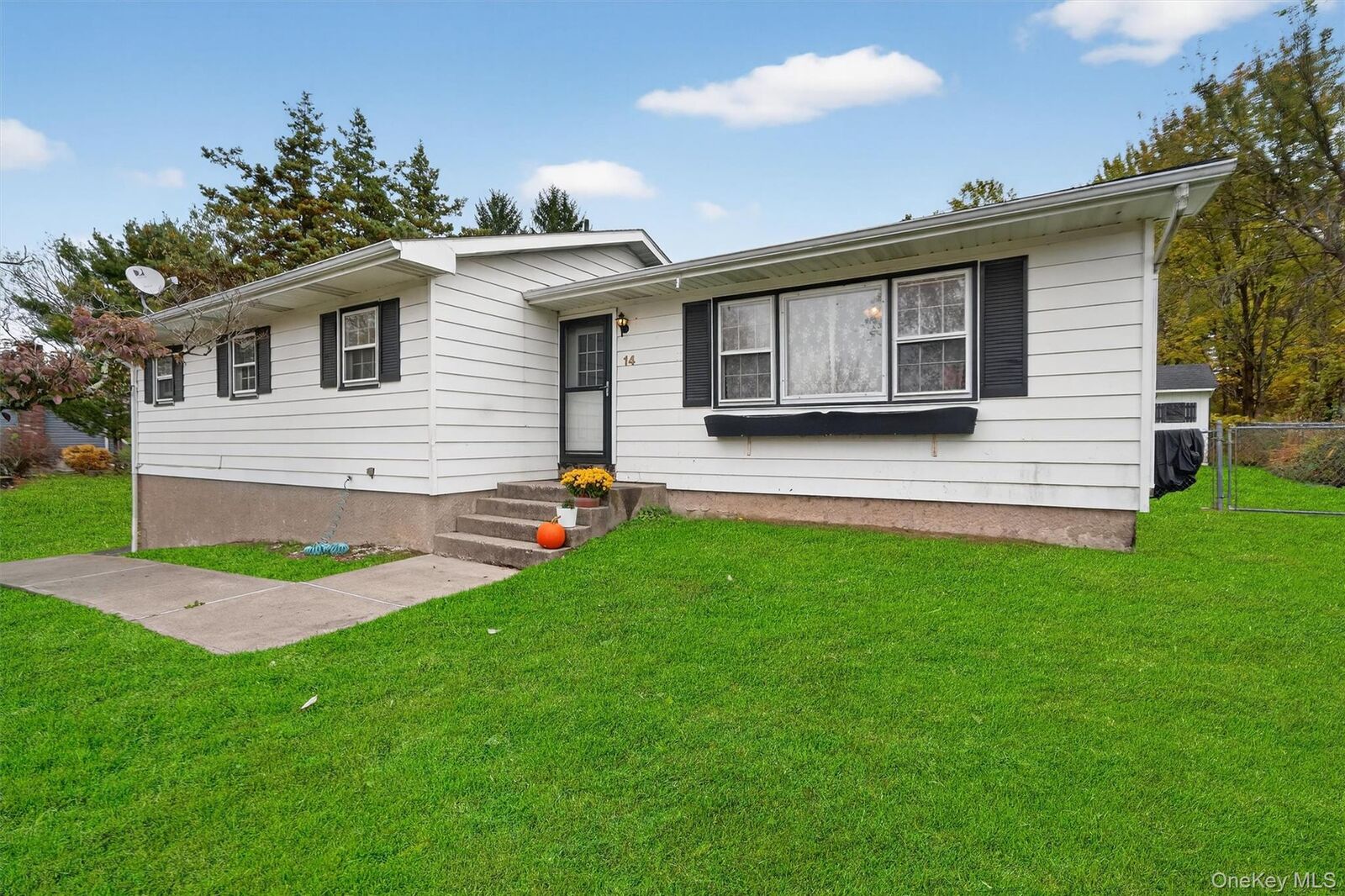 Property Photo:  14 Pennsylvania Avenue  NY 10940 