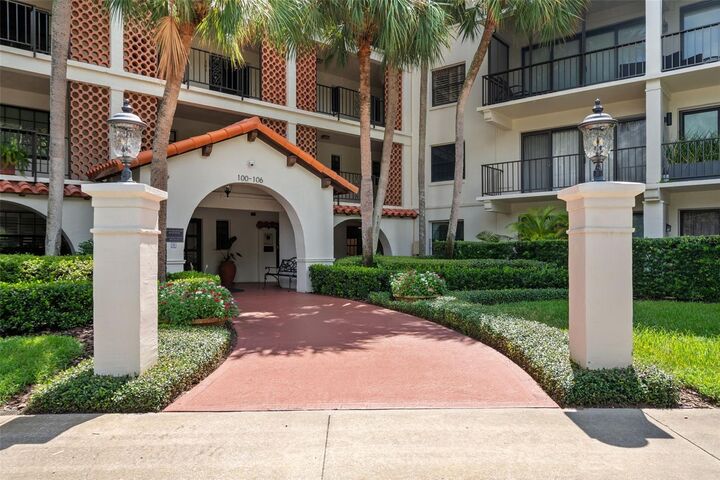 100 S Interlachen Avenue 415  Winter Park FL 32789 photo