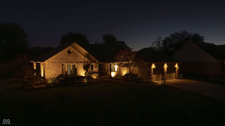 Property Photo: 1007 Mount Vernon Court IN 46142