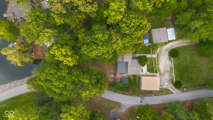 Property Photo:  202 W Lakeview Drive  IN 46164 