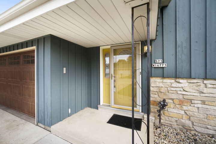 Property Photo:  S73w16773 Briargate Ln  WI 53150