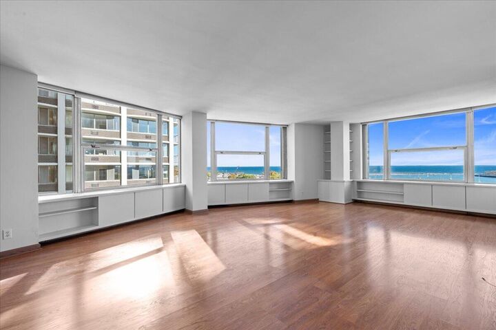 Property Photo: 1610 N Prospect Ave WI 53202